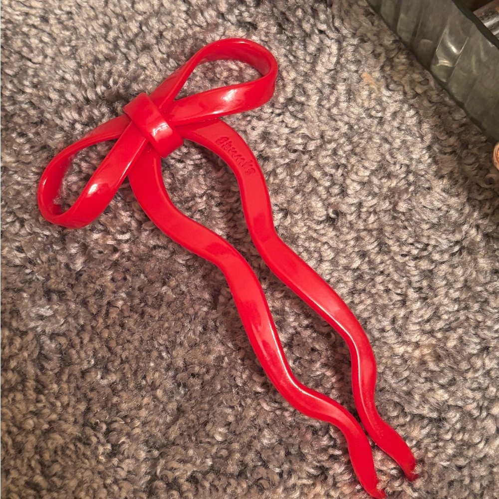 Bow hairpin